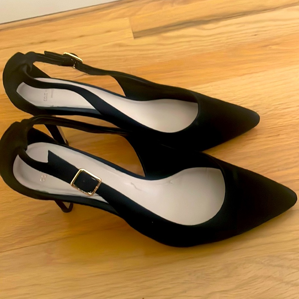 Cole Haan Grand OS Black Slingback Buckle Shoes Heels Size 8.5